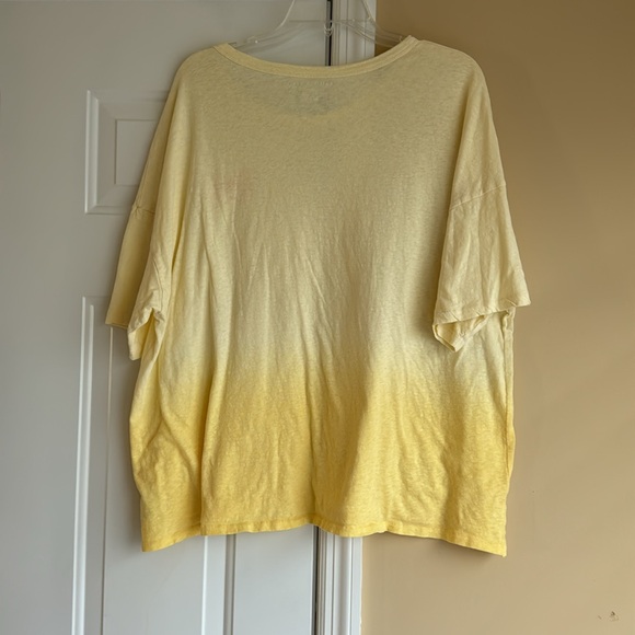 ADORABLE AMERICAN EAGLE SHORT SLEEVR TEE OMBRÉ YELLOW WITH EMBROIDERY BUTTERFLY - Picture 3 of 4